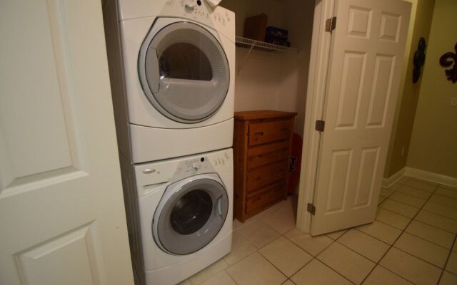 Lighthouse 417 by RedAwning