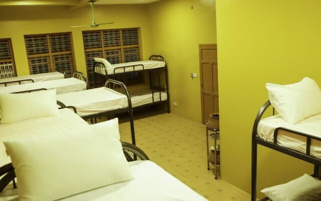 Lux Pillow Hostel - City Centre