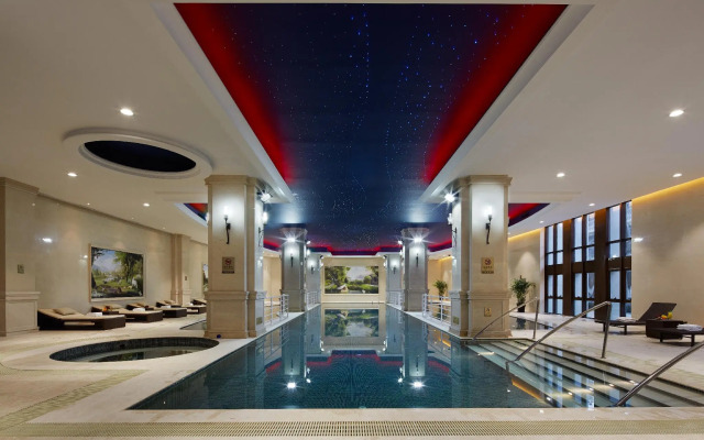 Yin Run Jin Jiang Castle Hotel