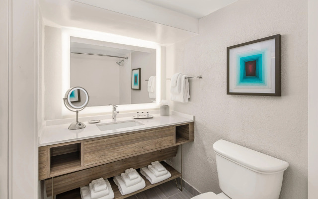 Crowne Plaza Orlando - Lake Buena Vista