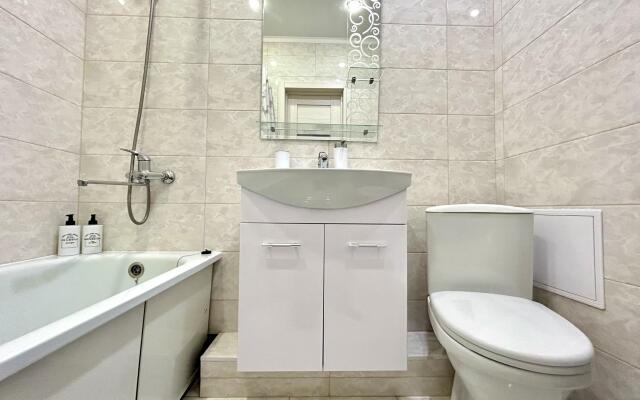 4 Сезона на улице Академика Сулейманова 12