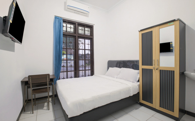 OYO 3467 White Residence