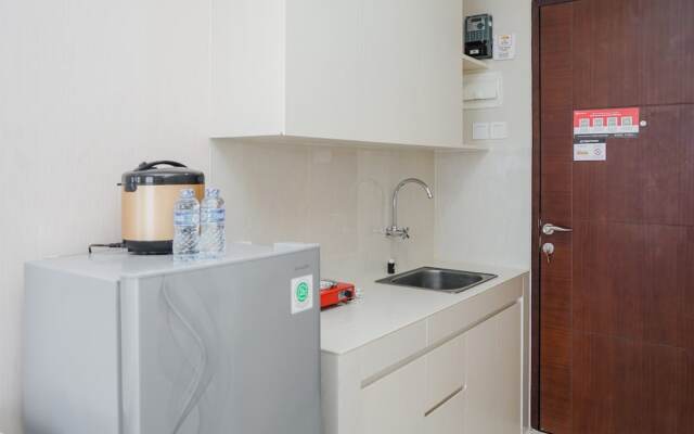 Minimalist and Relaxing Studio Apartment at Springwood Residence