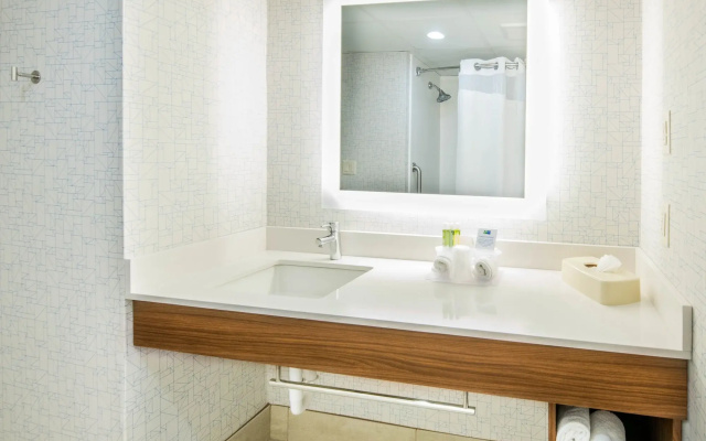Holiday Inn Express Woodbridge by IHG