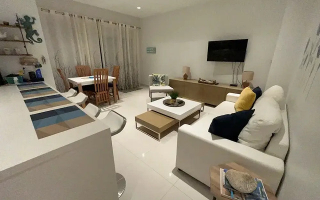 Waykiri Lux Condo 2 Balconies Near Marriott Ritz