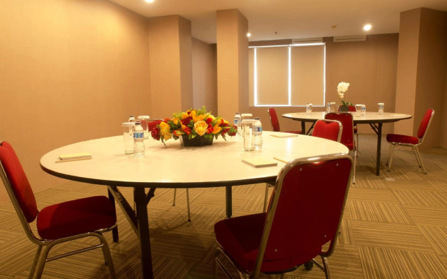 The Gloria Suites Jakarta