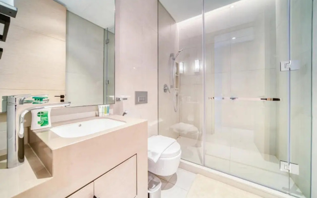 Picturesque Balcony and Beach Haven at Address JBR