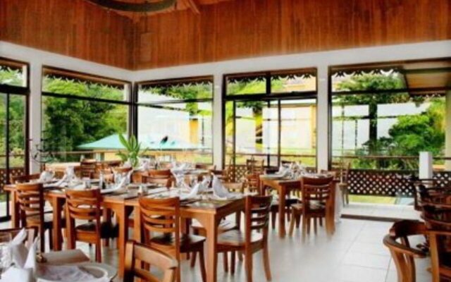 Ficus Sunset Suites