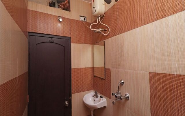 OYO 29345 Hotel Samrat