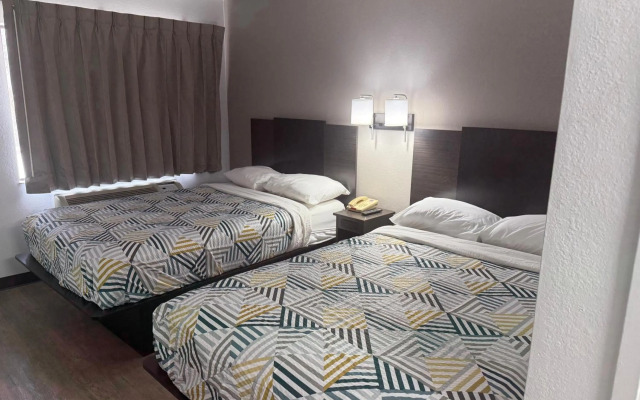 Motel 6 Des Moines, IA - North