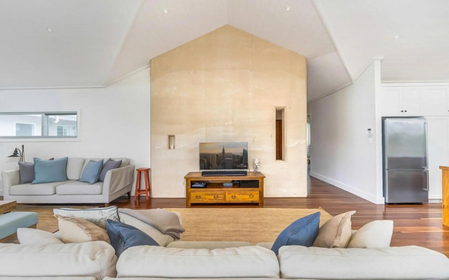 Coast at Hyams 4pm Check Out Sundays