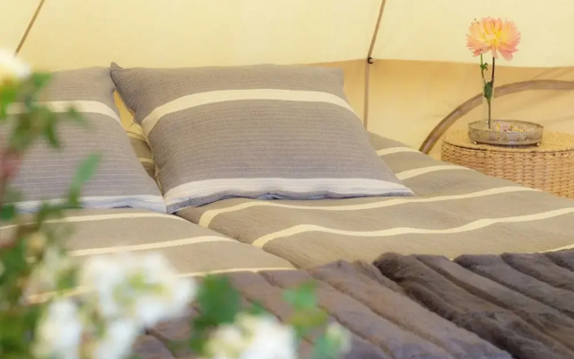 Mickels bondgårdsglamping