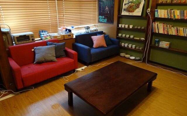 OTARU GUEST HOUSE TARUNE - Hostel