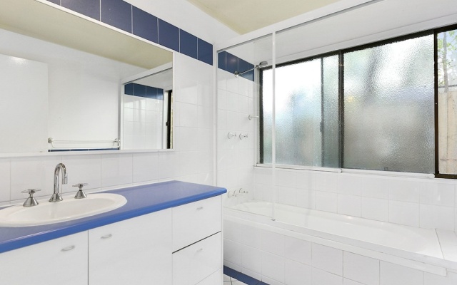 Sunshine Beach Serenity and Pet Friendly ! 9 Seaview Terrace, Sunshine Beach, QLD 4567 – Bathroom – Sunshine Beach