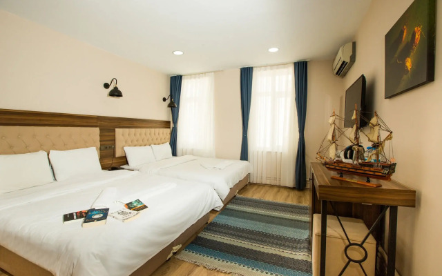 Corner Garden Hotel