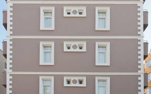Triana Hotel