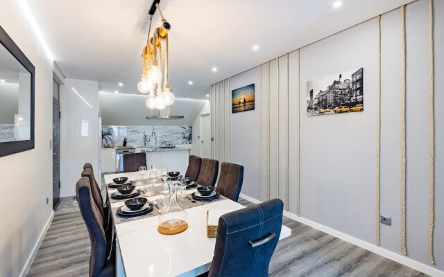 Porto City Holidays by Douro River