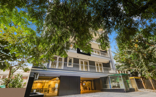 Super Townhouse Oak Udyog Vihar