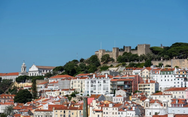 ALTIDO Lux Chiado 2-Floor 3-BR Apartment w/Garage