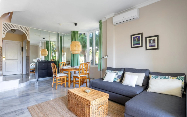 2BR Garden Apartment Albamar