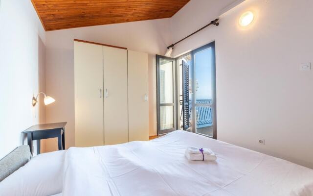 Awesome Home in Pisak With Wifi and 4 Bedrooms