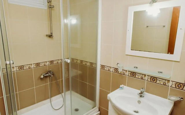 Ozalp Han Hotel