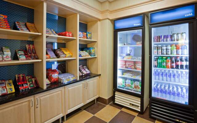 Hampton Inn & Suites Minot Airport