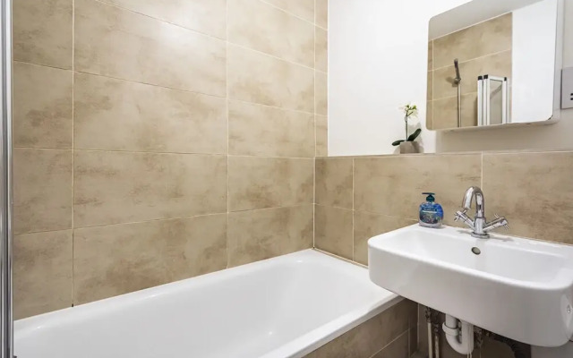 Studio Flat near Victoria Station