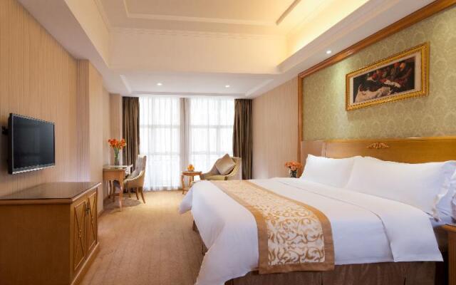 Vienna Hotel Changlong Park