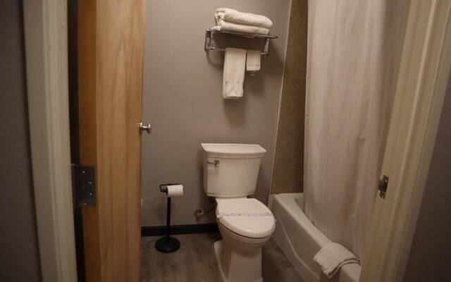 Express Inn & Suites