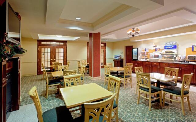 Holiday Inn Express North East by IHG