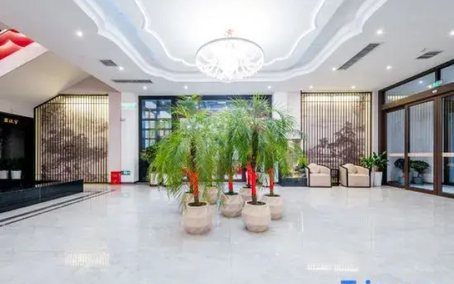 Runhua Junyue Hotel