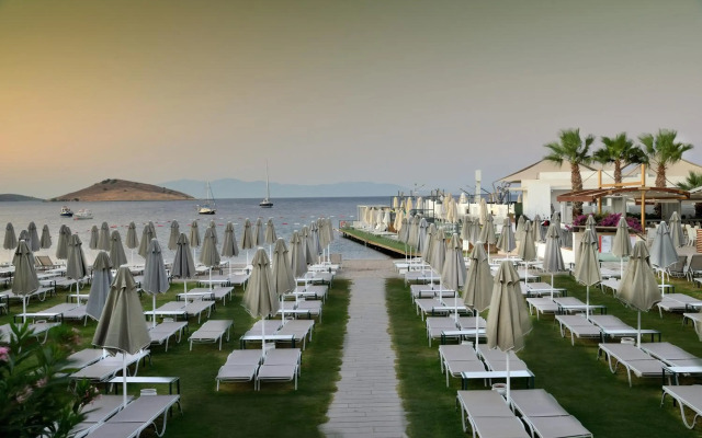 Lugga Boutique Hotel & Beach