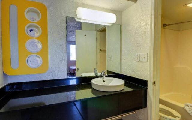 Economy Hotel Plus Oklahoma City