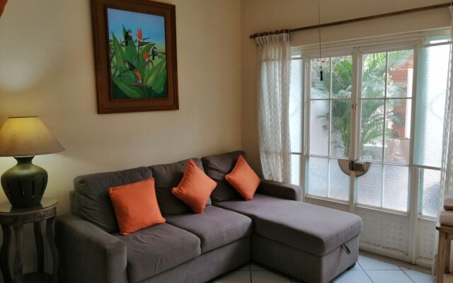 Cozy Obelisk Apartment