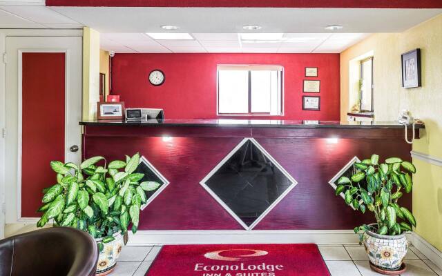 Econo Lodge Inn & Suites Matthews - Charlotte
