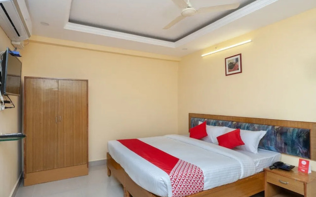 Hotel Gayathri Grand by OYO Rooms
