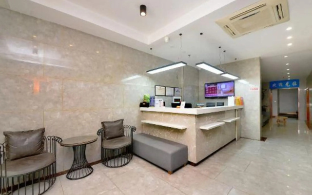 Huating Business Hotel
