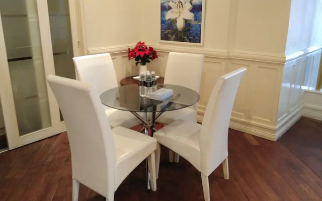 SM service suite Times Square