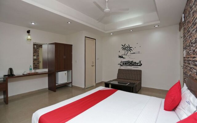 OYO 3260 Hotel Abhinav Palace