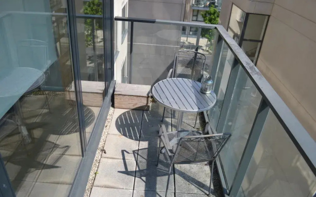 Hanover Wharf Apartment