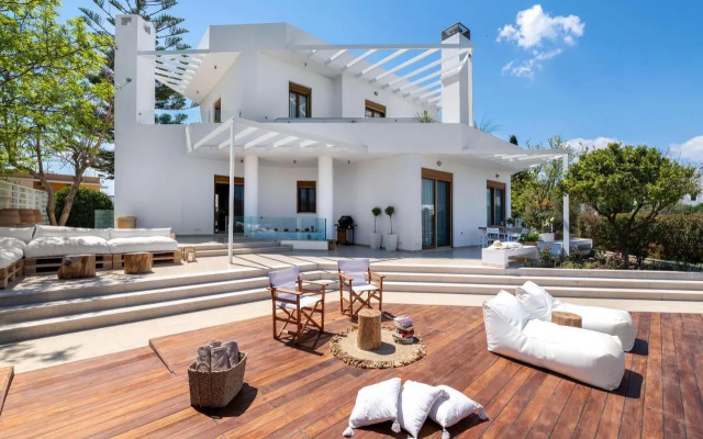 Love White Villa