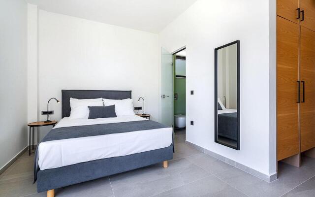 Sea View 4 Bedroom Villa With a Heated Pool