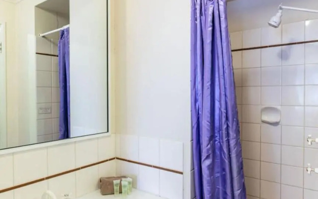 Granita's - 2 bedroom converted South Fremantle warehouse apartment