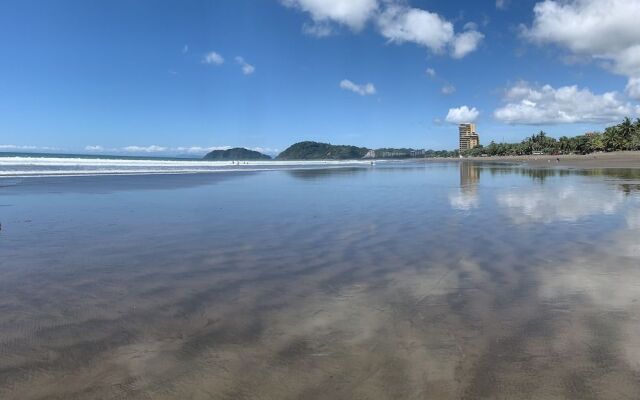 La Sirena Playa Jaco Hotel