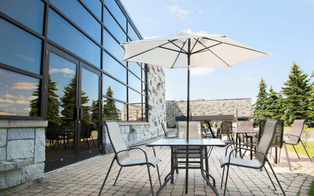 Rodeway Inn & Suites