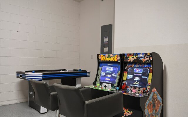 Elegant Home With Pool & Spa, Close to Disney