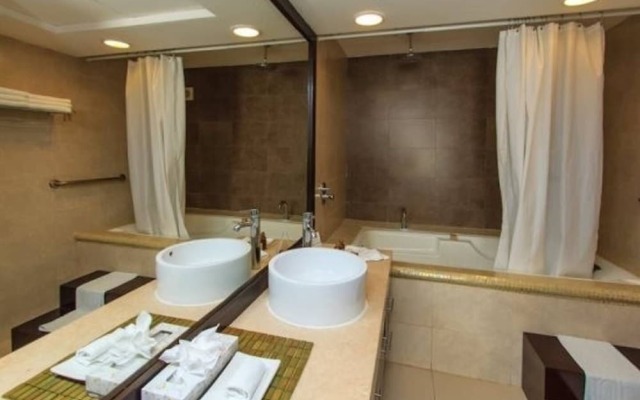 Aldea Thai - Oceanfront PH w/ Rooftop & Private Pool