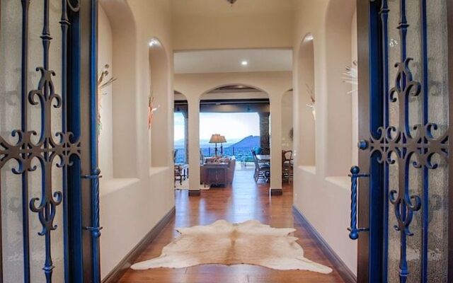 Palisades Estate 5 BR by Casago