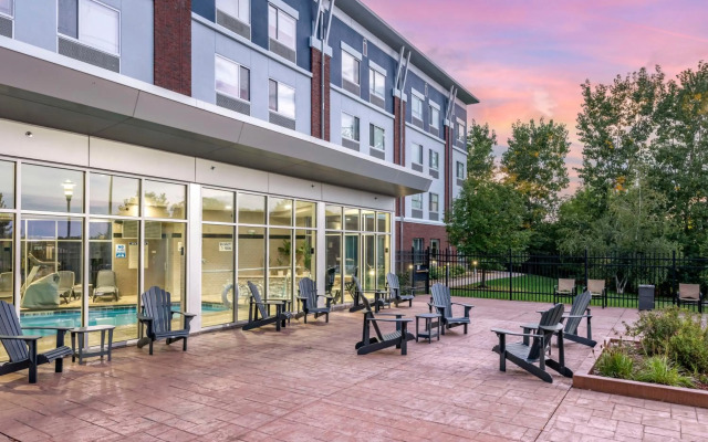 Cambria Hotel Minneapolis Maple Grove